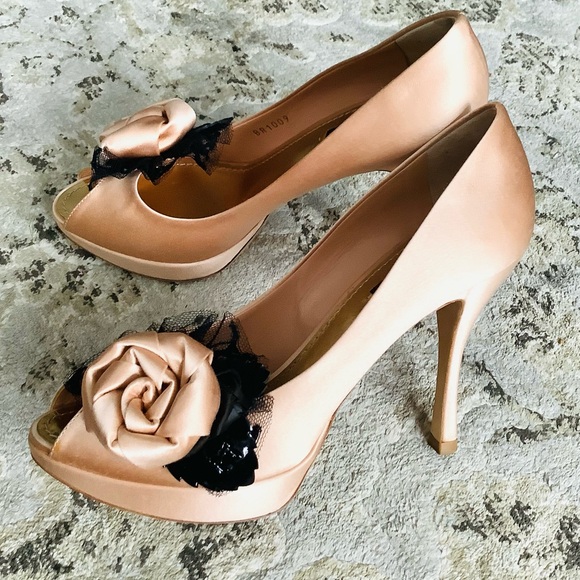 The most DRESSY pumps on Earth 🔥🔥🔥 - Picture 11 of 14